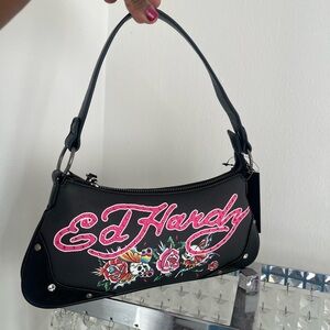 Ed Hardy NWT shoulder bag w/crossbody strap pink classic tattoo. 🩷🤍🖤🩷